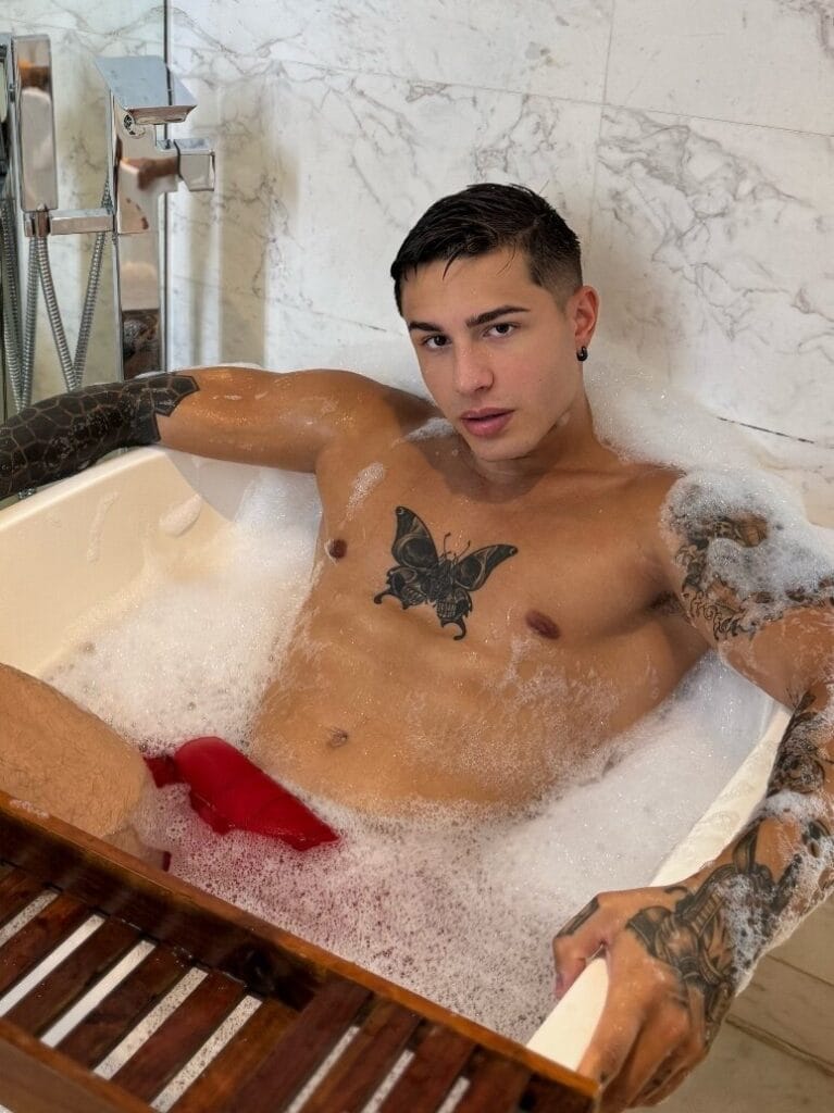 𝒜𝓁𝑒 𝒮𝓅𝒾𝒸𝑒 👑 - alespice - OnlyFans Profil