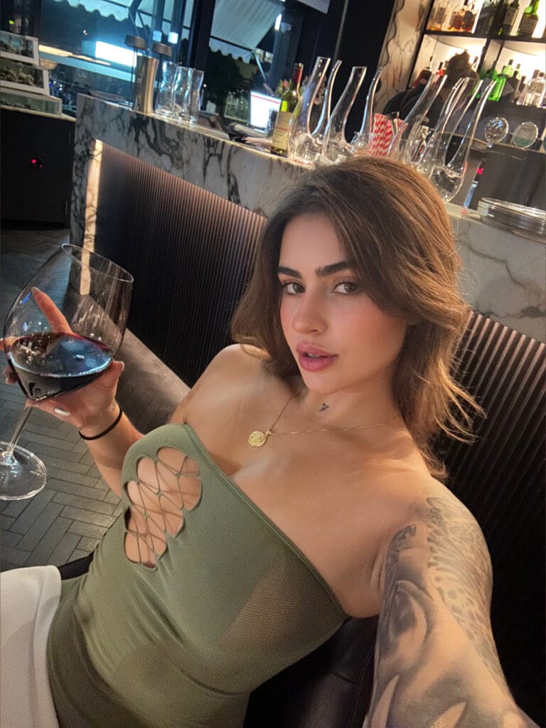 Bella Bloom - bellabloomts - OnlyFans Profil