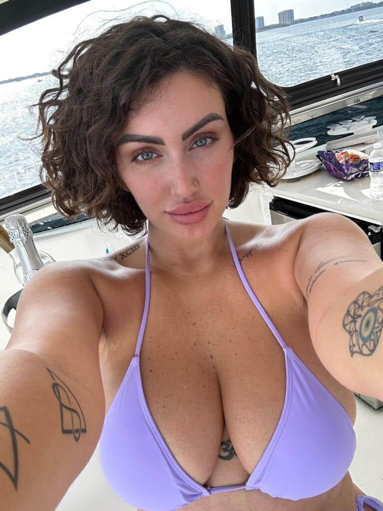 Franncchii (#1 ASS ON OF 🍑) - franncchii - OnlyFans Profil