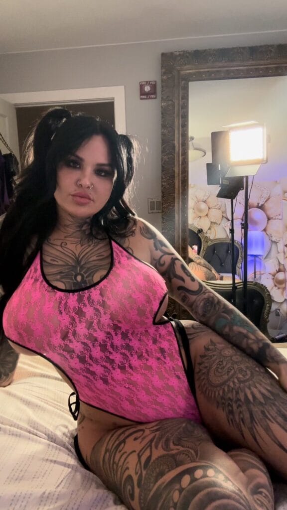 Goddess Karma - flykarmabird - OnlyFans Profil